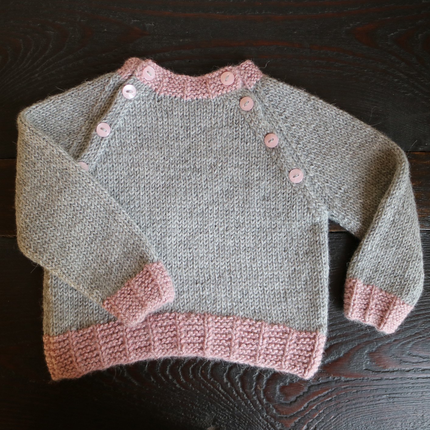Patterns - Babies 0-24months - Button-snap baby sweater 5000